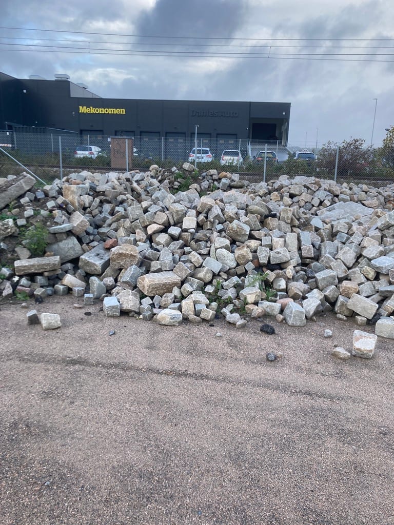 Stein fra restlager, blant annet fra Gamlebyen